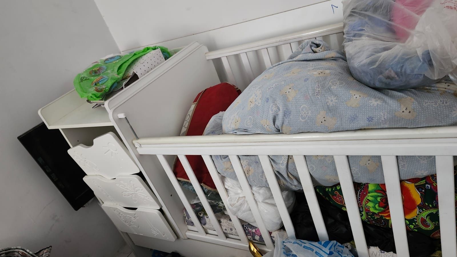 Мебель шкаф и камод детский кровать