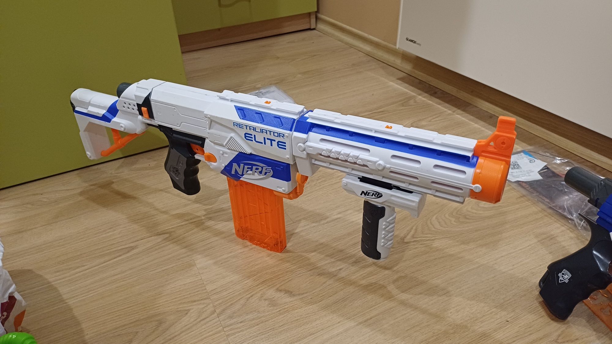 Nerf Бластери и аксесоари