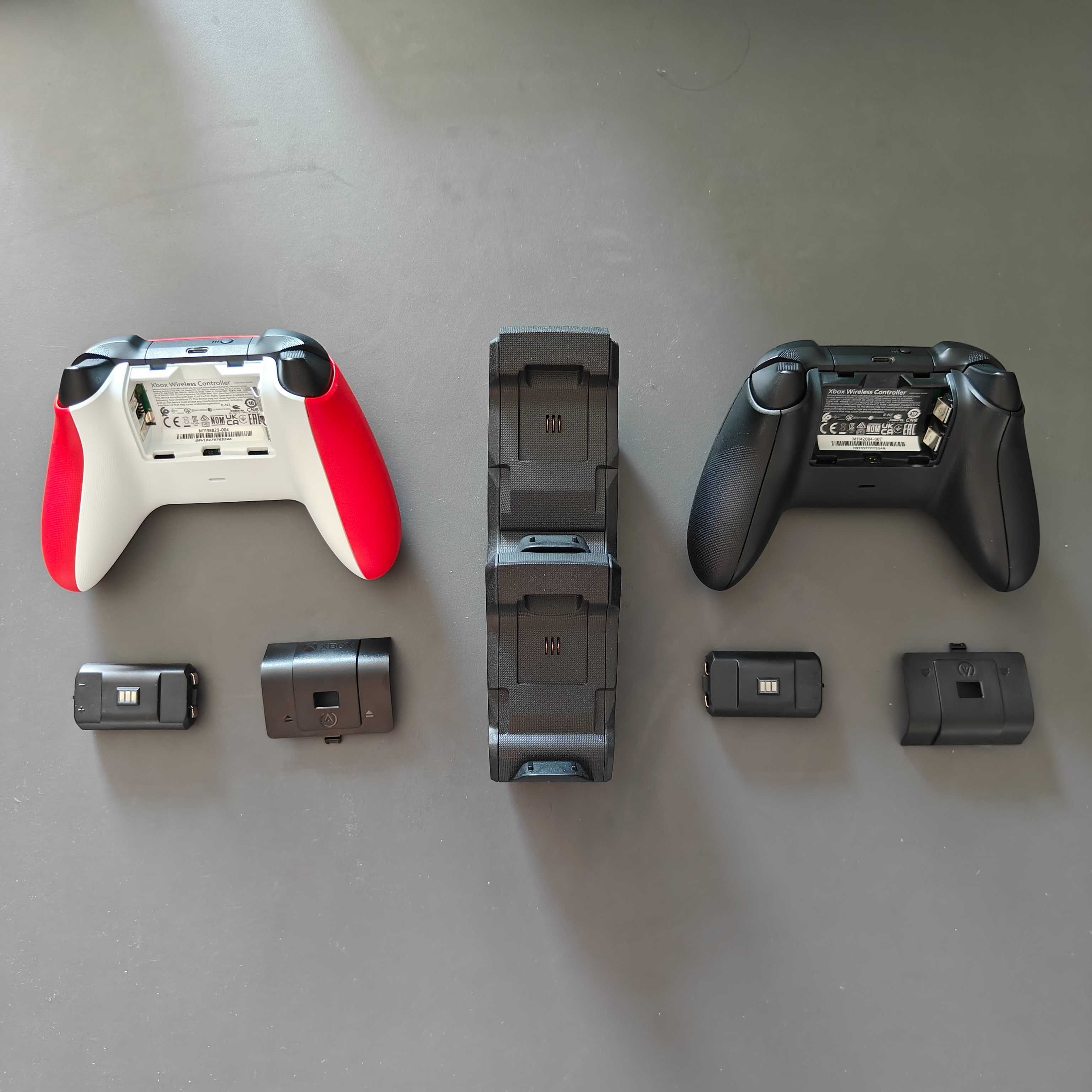 Xbox Controllers Condiție foarte bună + (battery Set Free) 400 lei