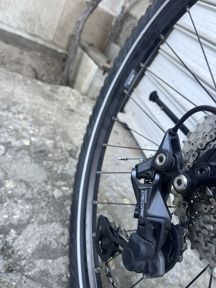 Велосипед Giant , Carbon fork- 28 цола , L размер - като нов !