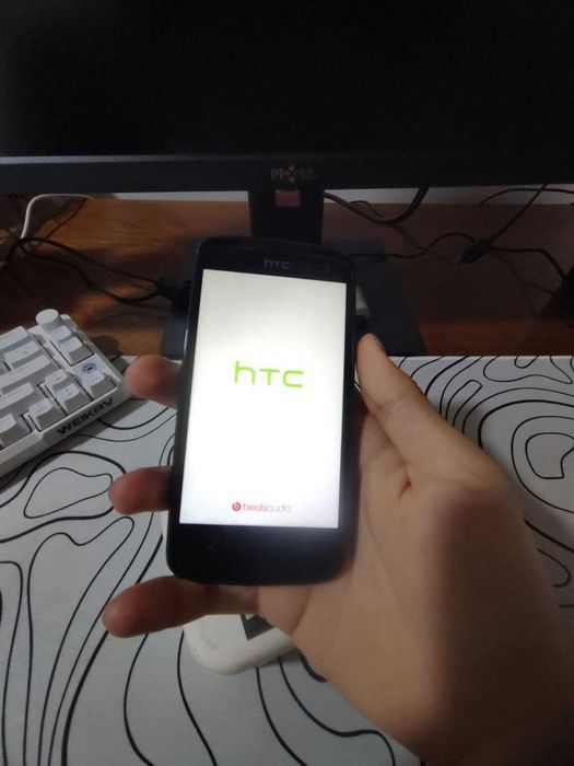 телефон HTC Desire 500