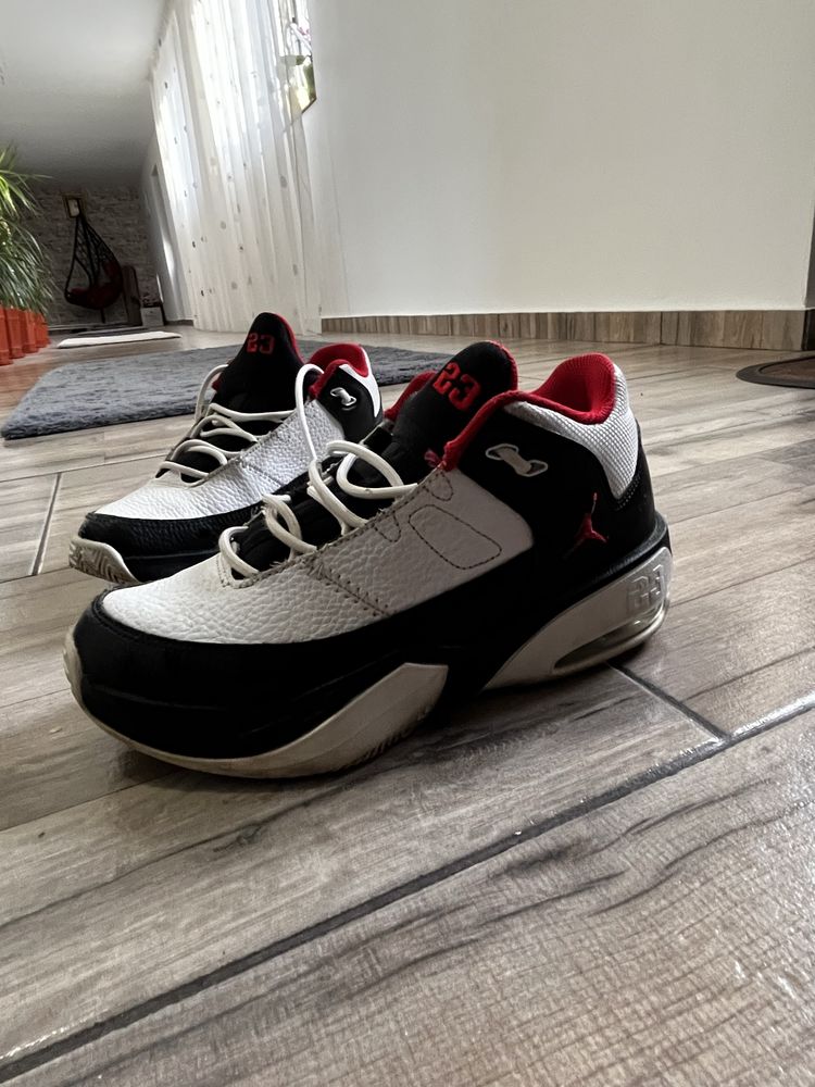 Vand jordan max aura 4