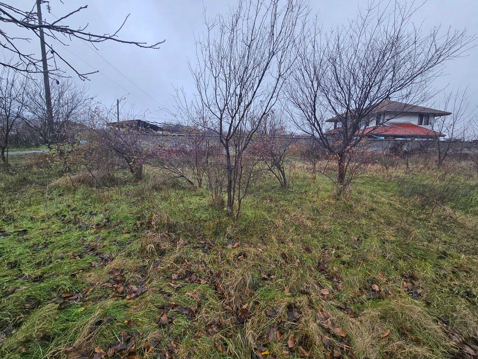 Парцел в село Самоводене
