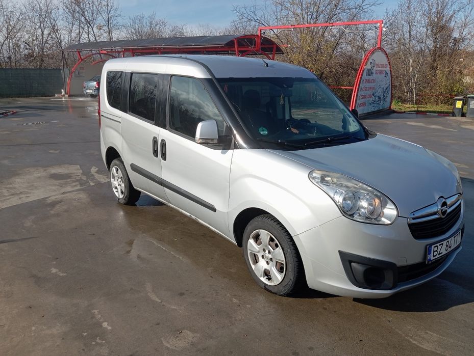 Opel Combo 2012 motorizare 1.6 diesel
