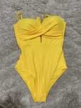 Costum de baie nou