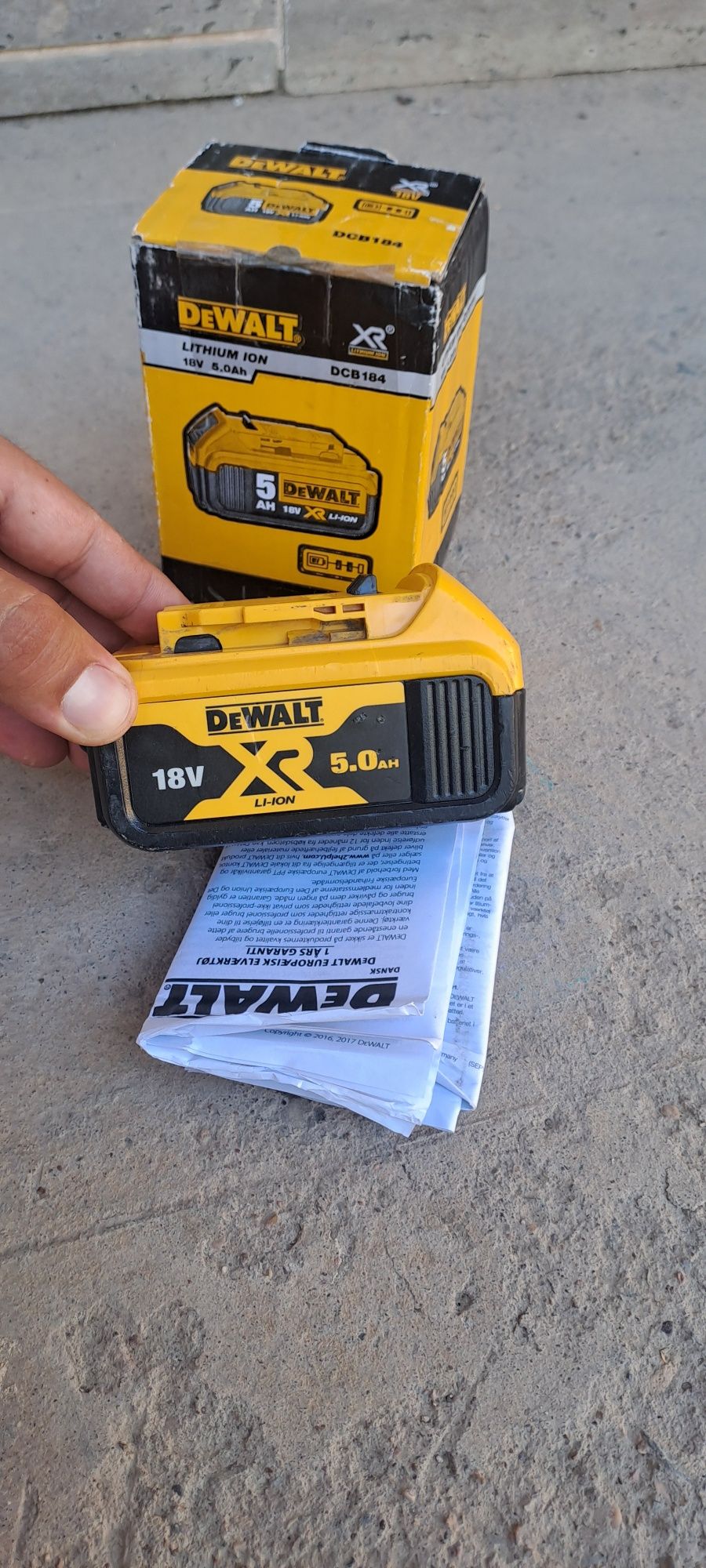 Аккумулятор DeWALT 18V 5.0Ah