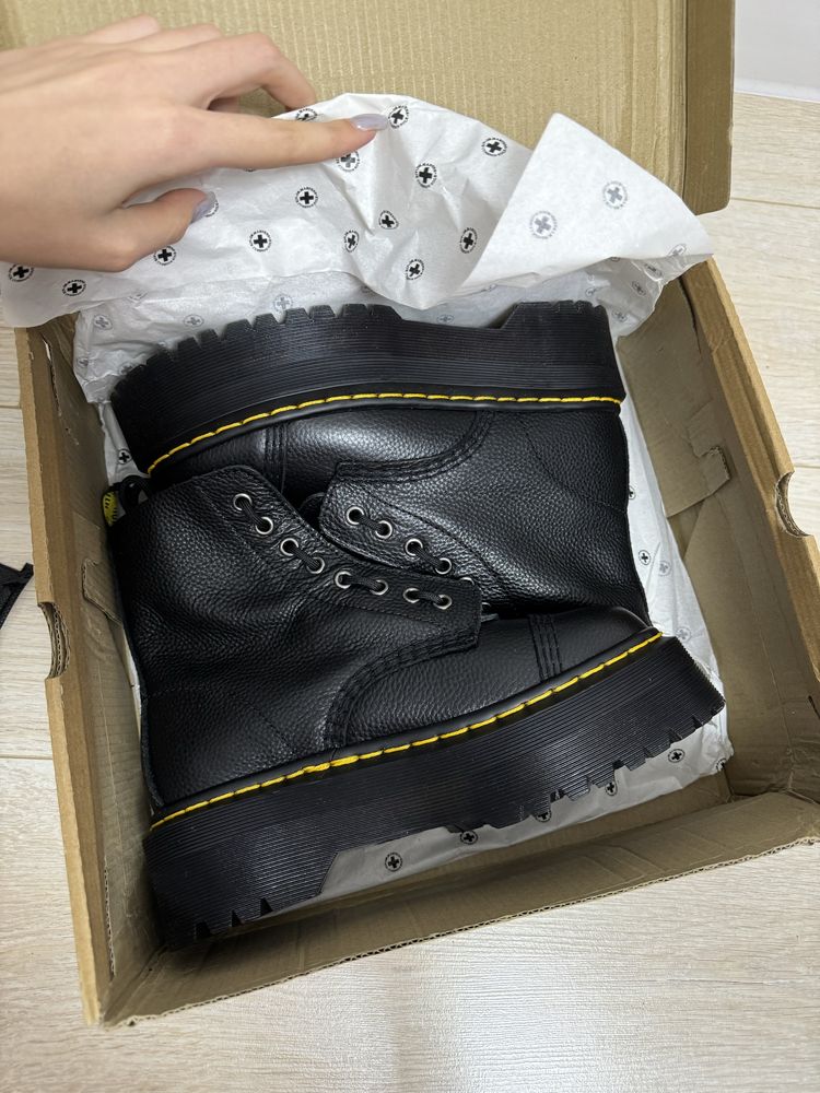 Ботинки Dr.Martens, новые, 40 размер ДОСТАВКА ТОЛЬКО ПО ТАШКЕНТУ