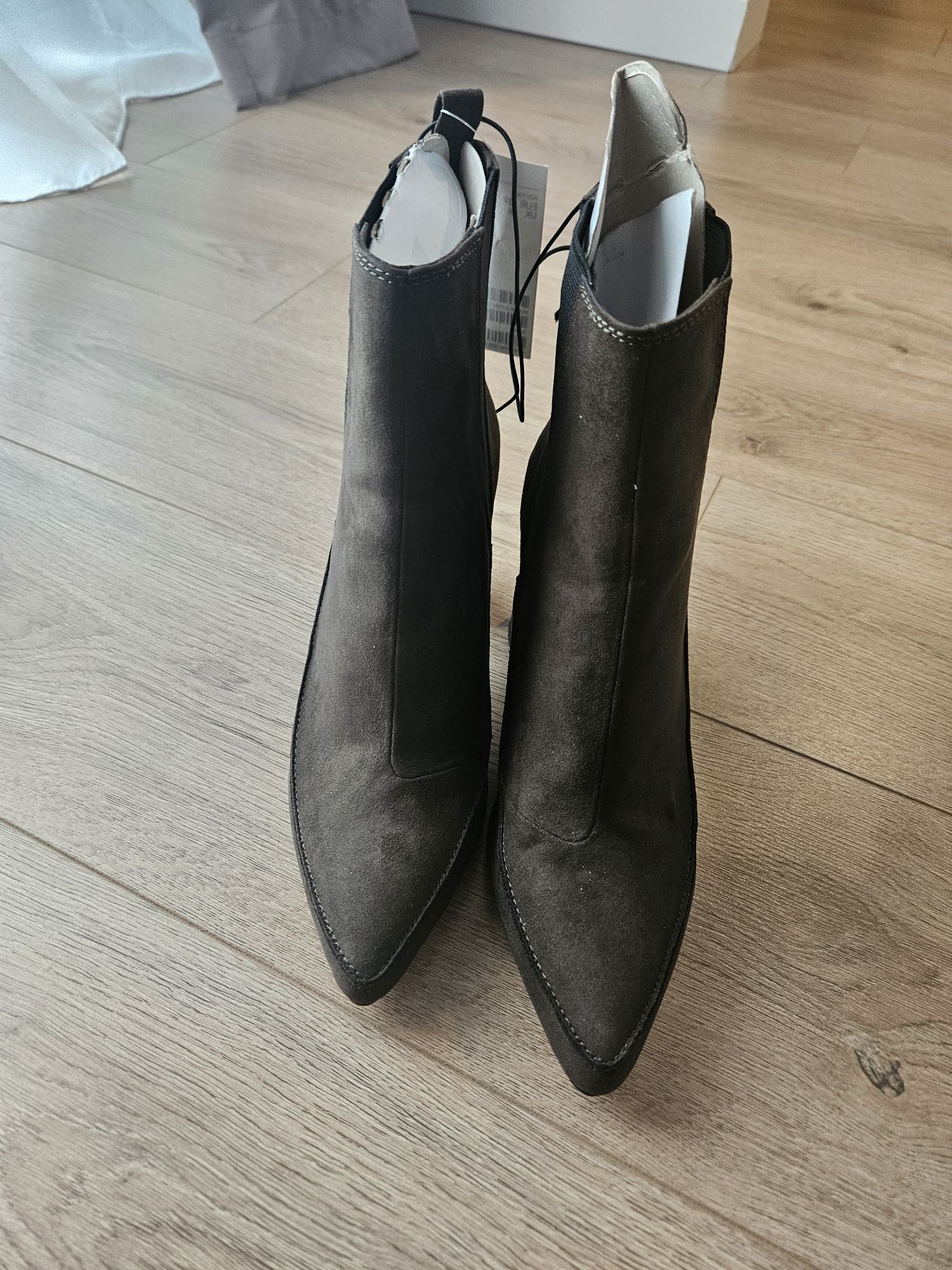 Botine H&M masura 39