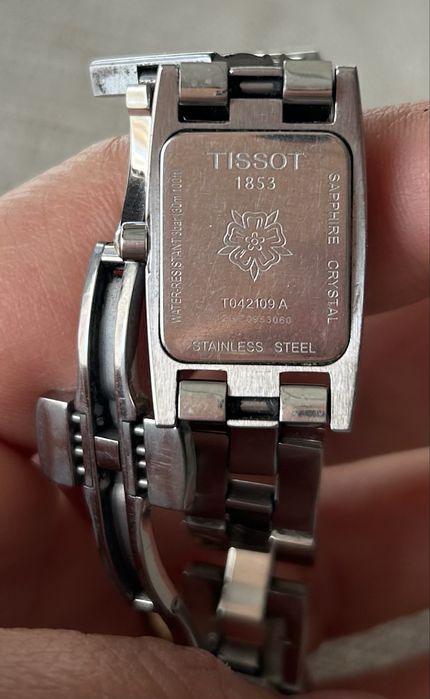 Часовник Tissot.