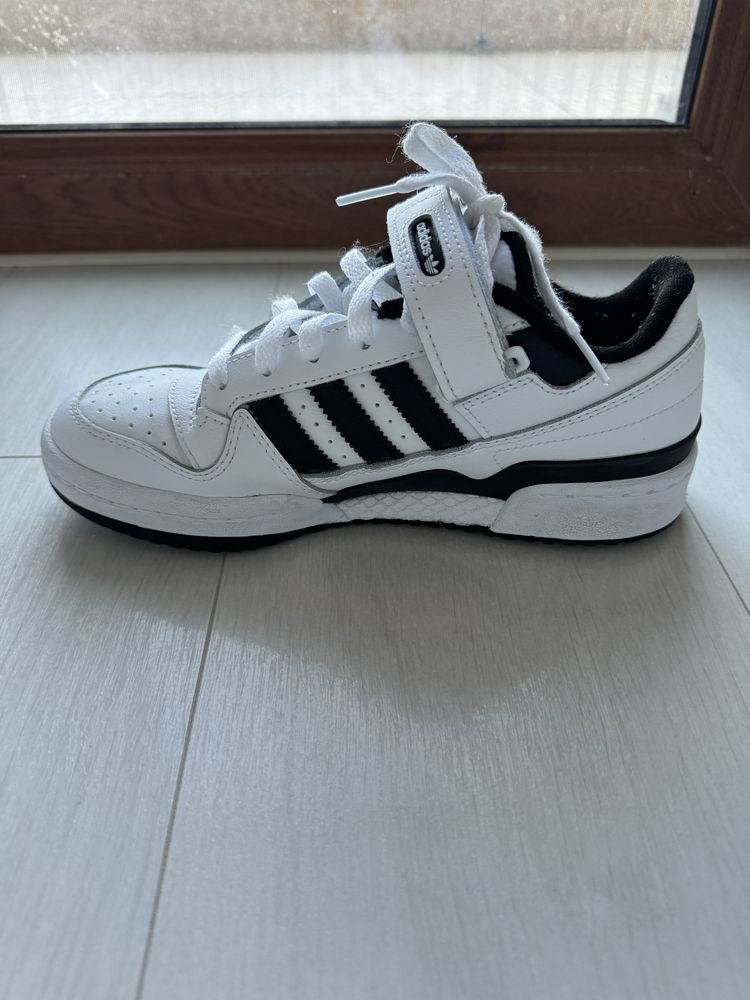 Маратонки Adidas