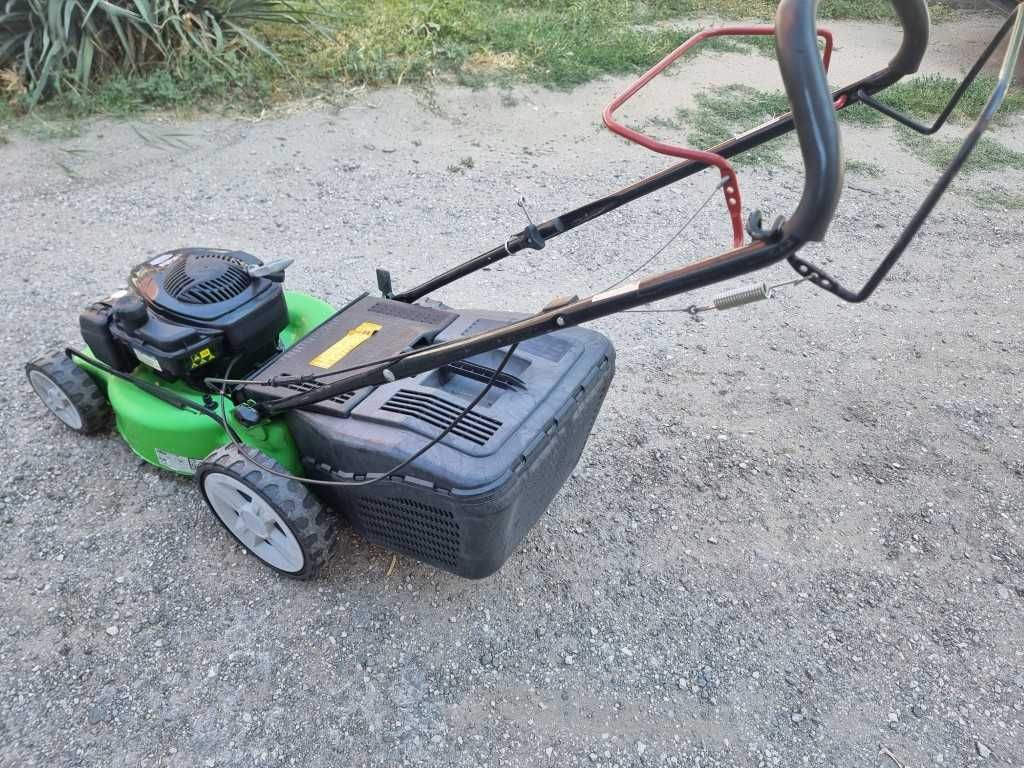 Briggs  Stratton - самоходна бензинова косачка/четиритактова/