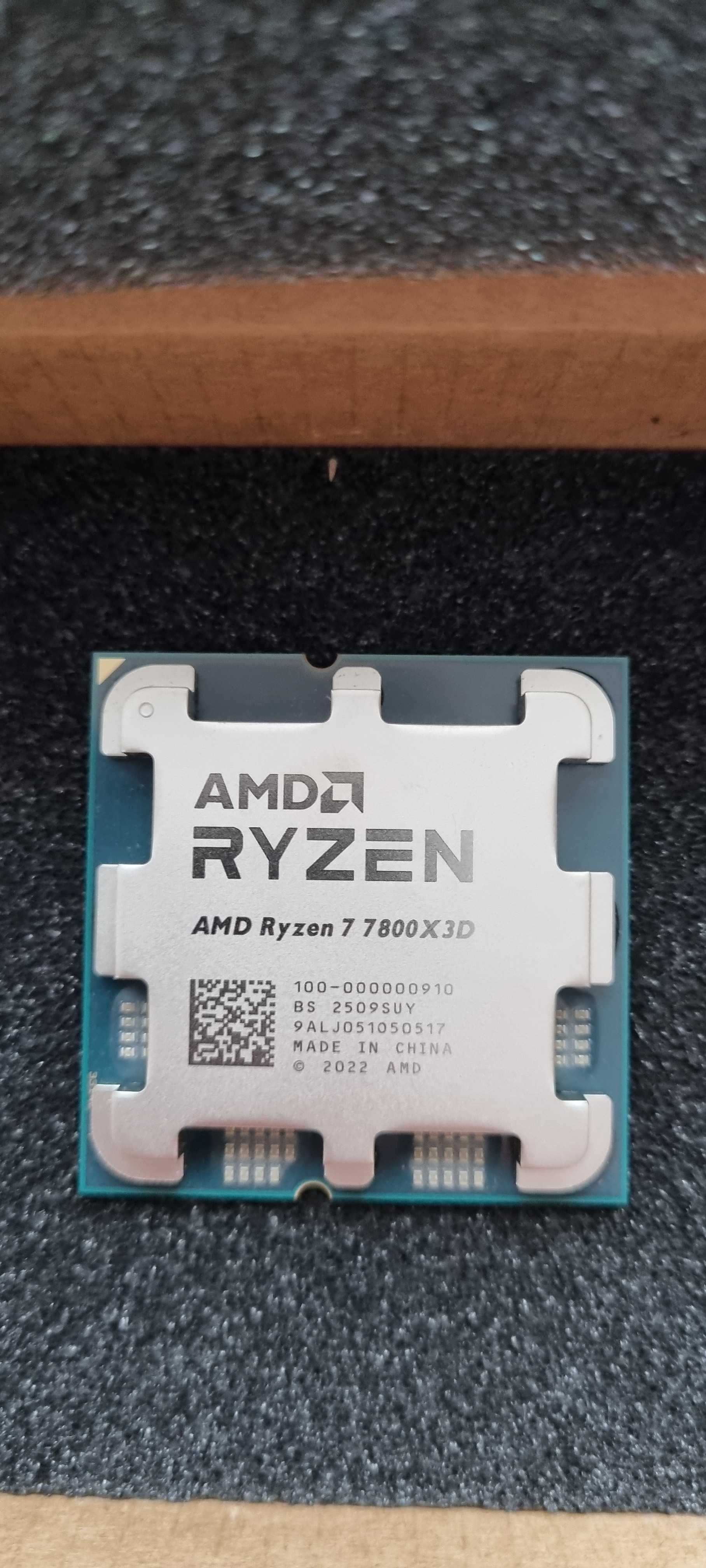 Procesor AMD Ryzen 7 7800X3D tray [Garantie 3 ani]