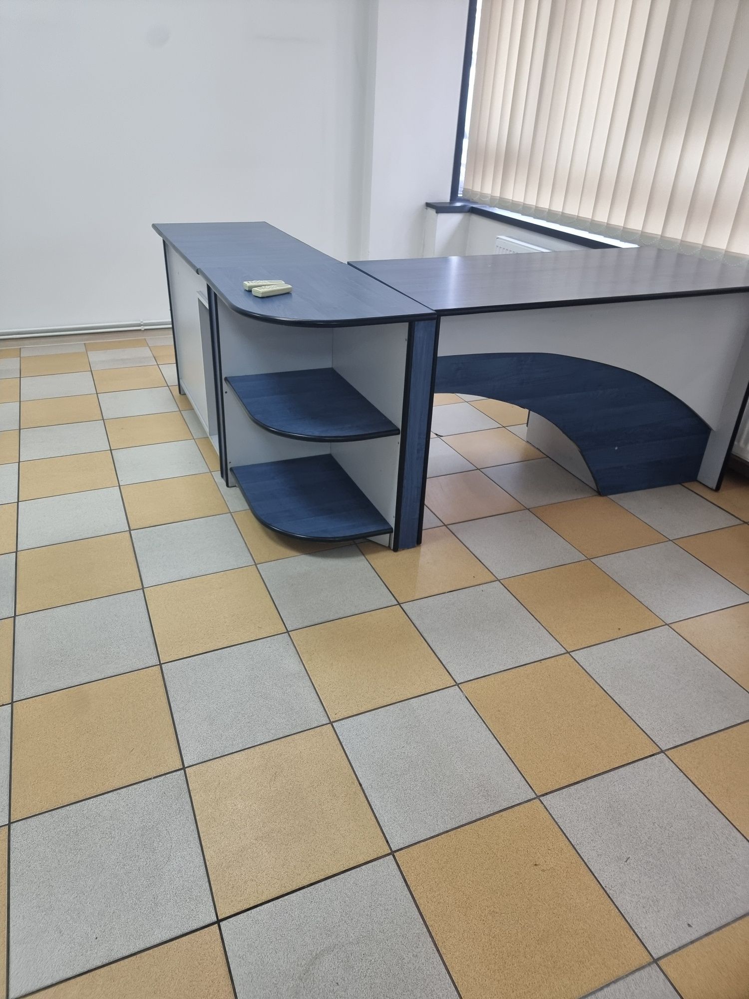 Birouri de vânzare