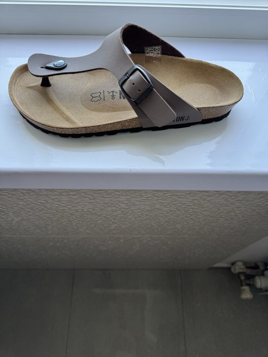 De vanzare papuci barbatesti