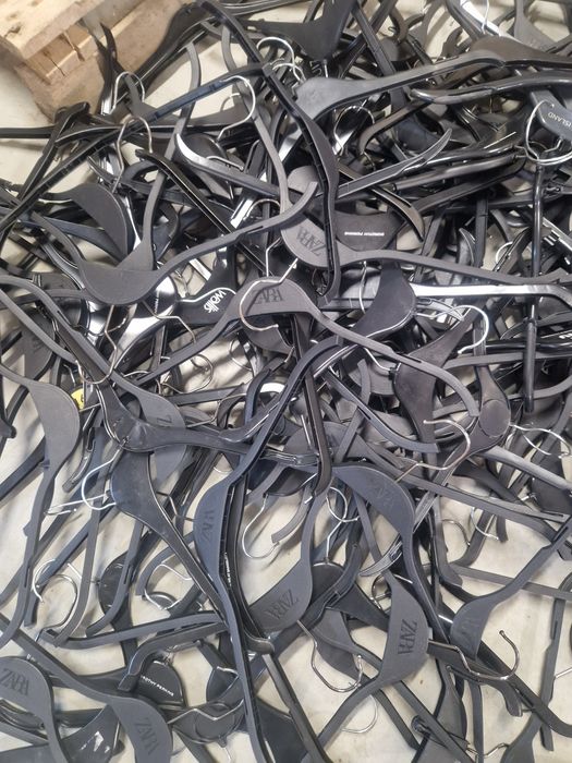 Umerase pantaloni si bluze