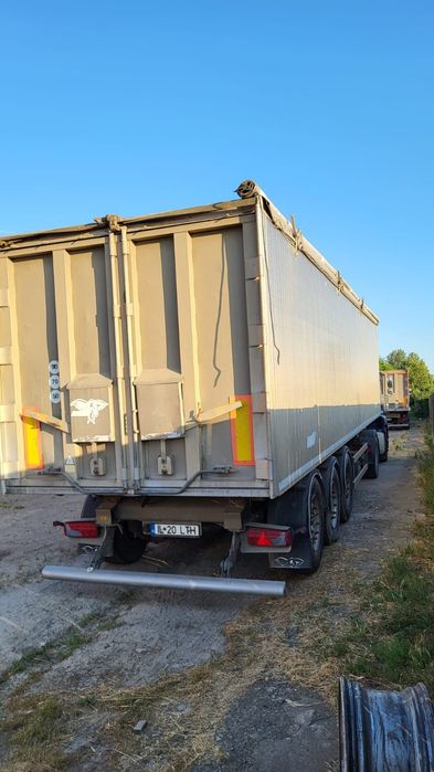 Vând cap tractor MAN și benă cereale