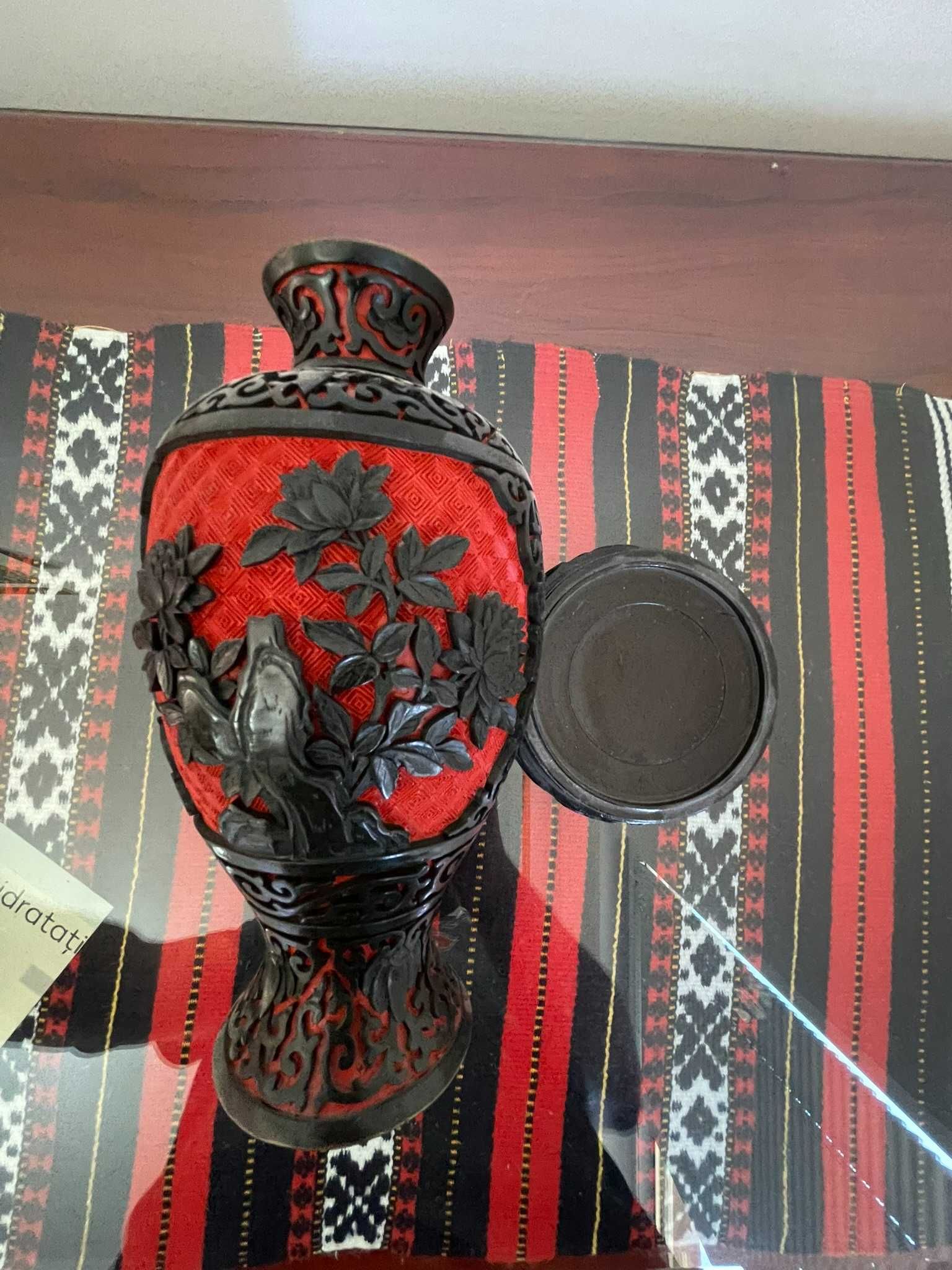 Vaza Chinezeasca Scluptata Manual - noua