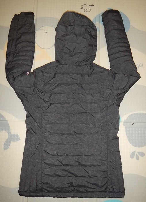 Geaca de puf Peak Performance Blackburn cu fusta de zapada. L-Women.