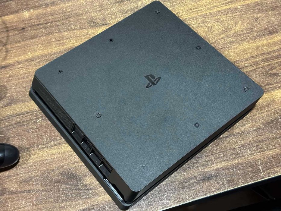 Конзола Playstation 4 slim 500GB