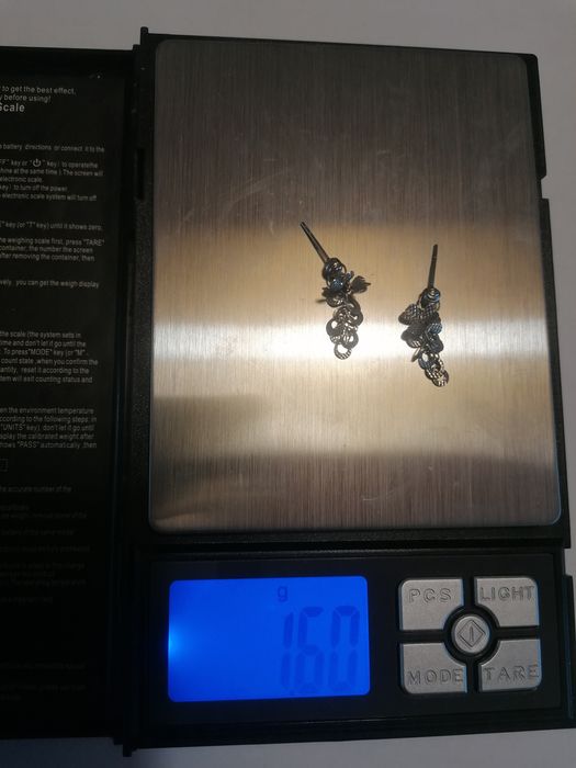 Cercei argint Glamira, 1.60 gr, purtați doar de câteva ori.
Model finu