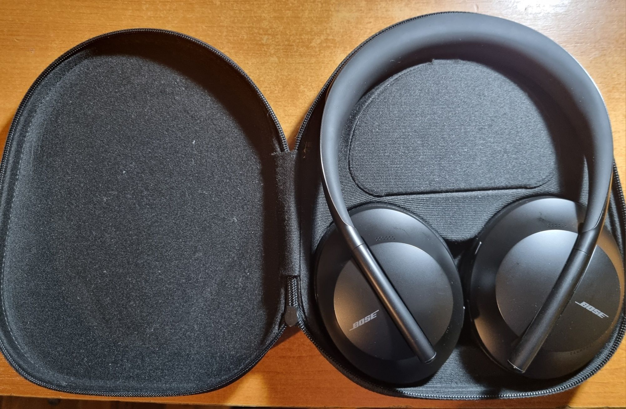 Casti Bose 700-Wireless,Bluetooth,Noise cancelling,Husa Protectie