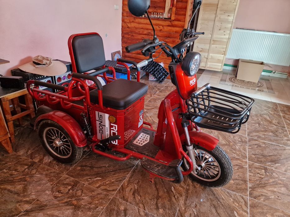 Vând tricicleta  electrica