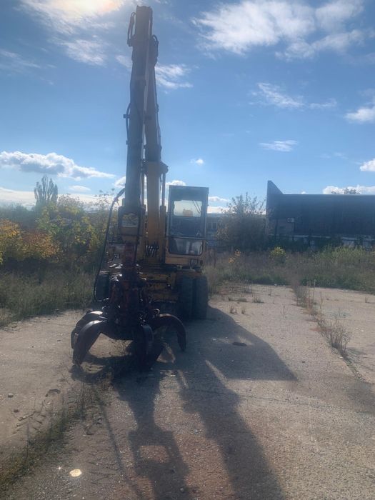 Excavator pe roti LIEBHERR A902