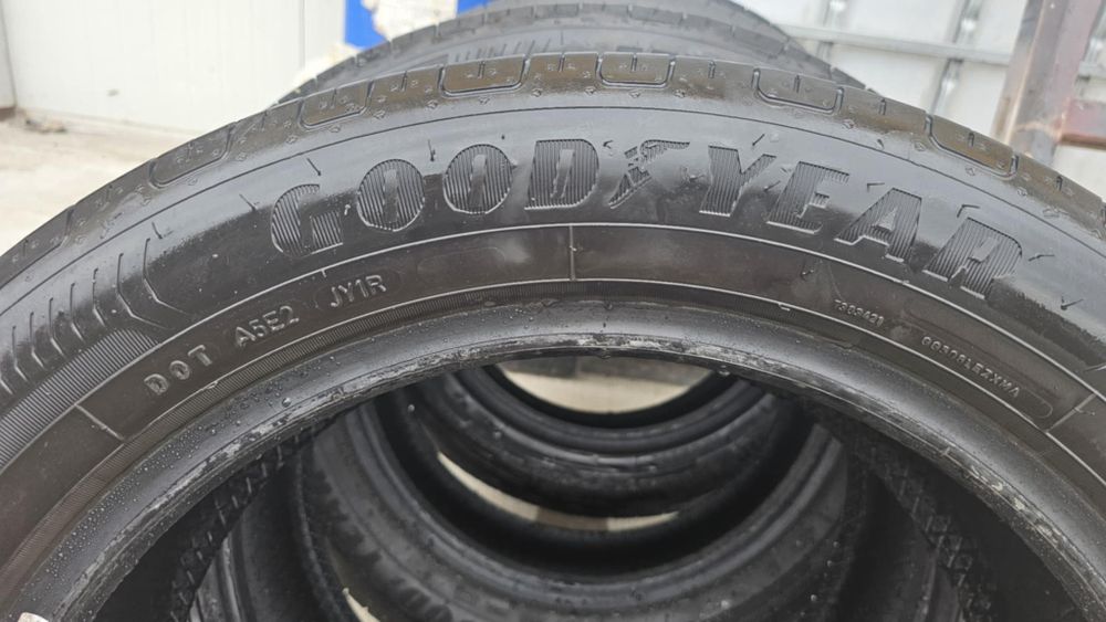 Goodyear гуми 215 55 18