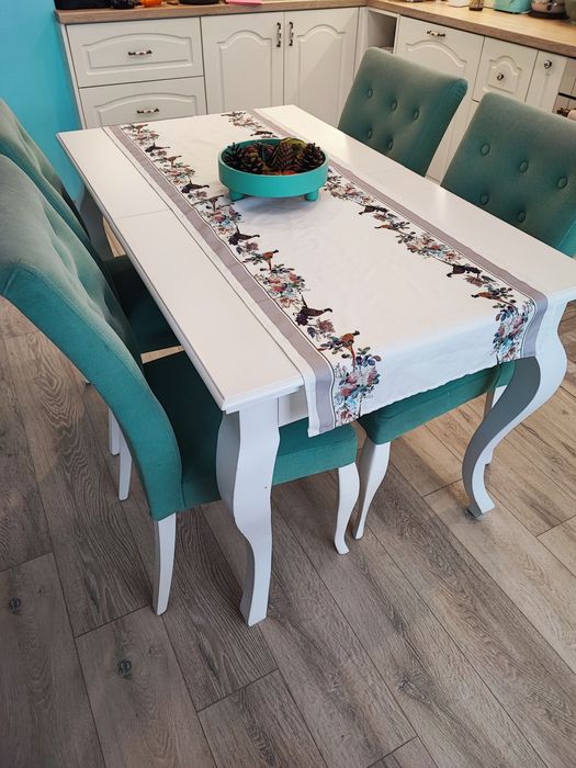 Трапезна разтегателна маса във винтидж стил