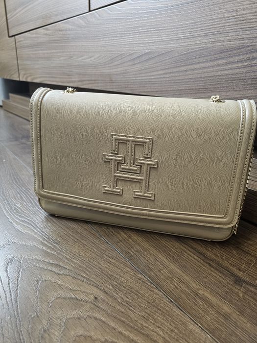 Дамска чанта Tommy Hilfiger