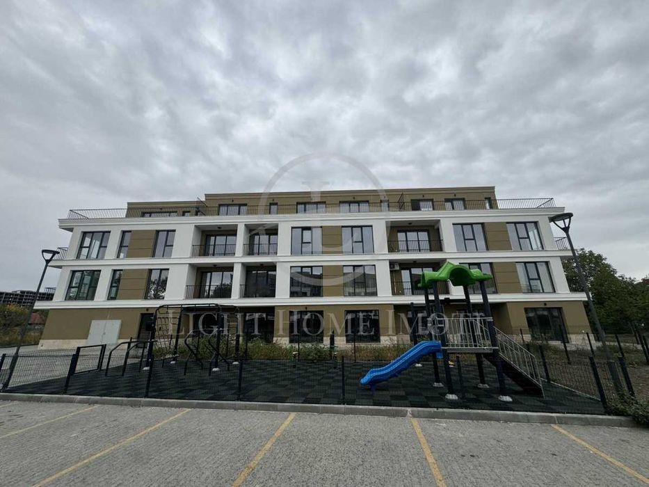 Продава се Четиристаен апартамент в Пловдив, Беломорски - 158 кв.м за 1229 €/кв.м - Снимка #1