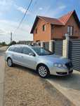 Vând Volkswagen Passat B6 2.0 TDI / 170 CP / 2010