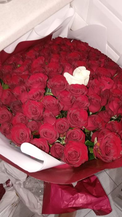 Срочно продам букет 101 роза 100 см