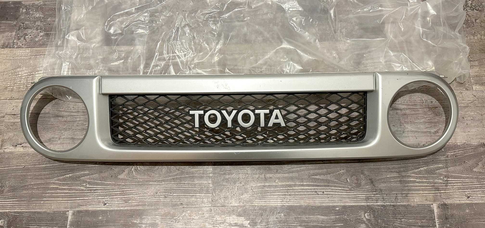 ОРИГИНАЛНИ Решетка и фарове за 2007 - 2014 TOYOTA FJ Cruiser