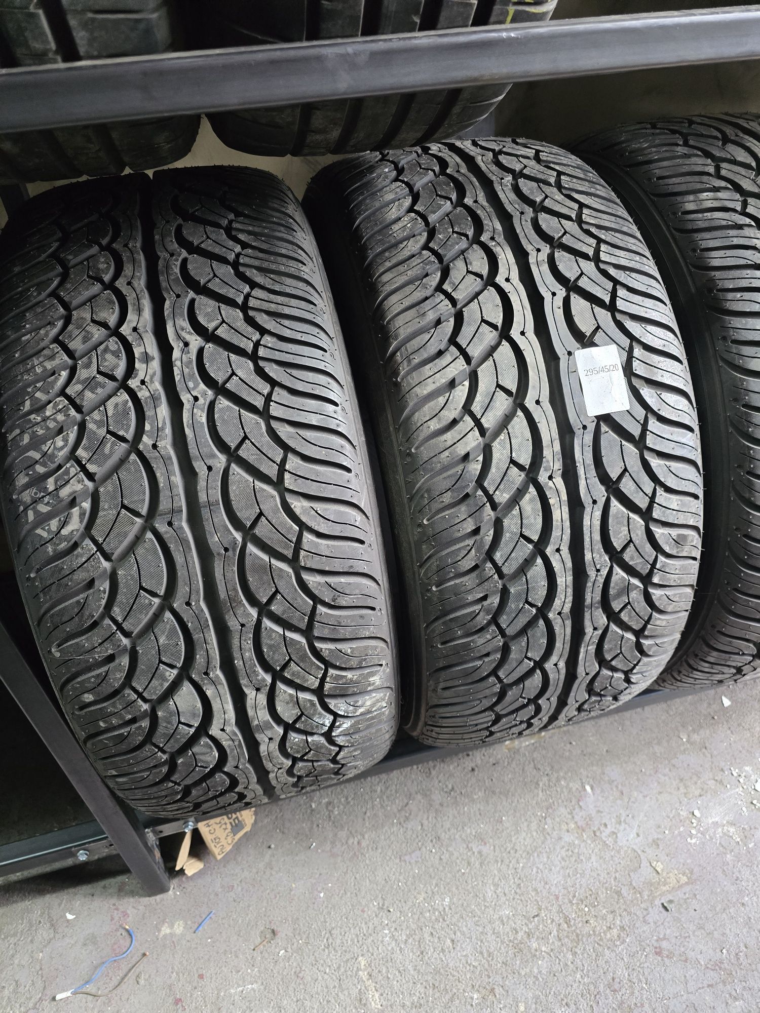 4x Anvelope 295/45/20 VARA YOKOHAMA Stare Noi