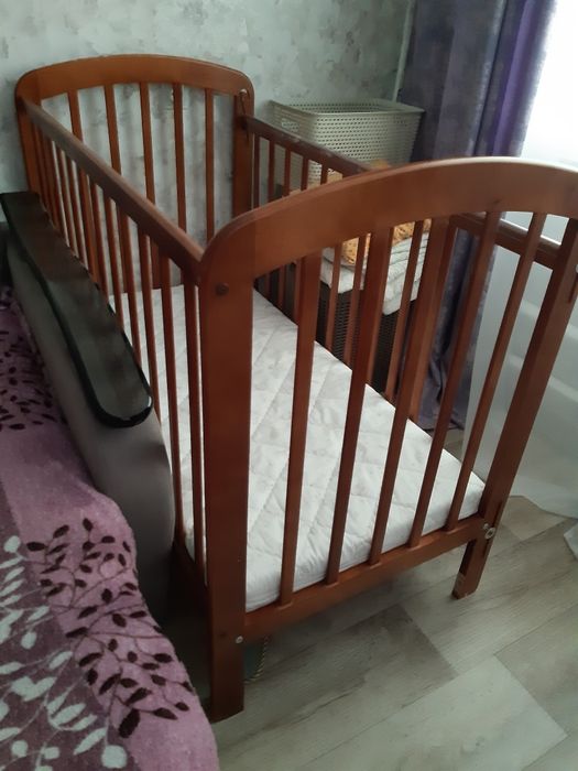 Продам детскую кроватку.