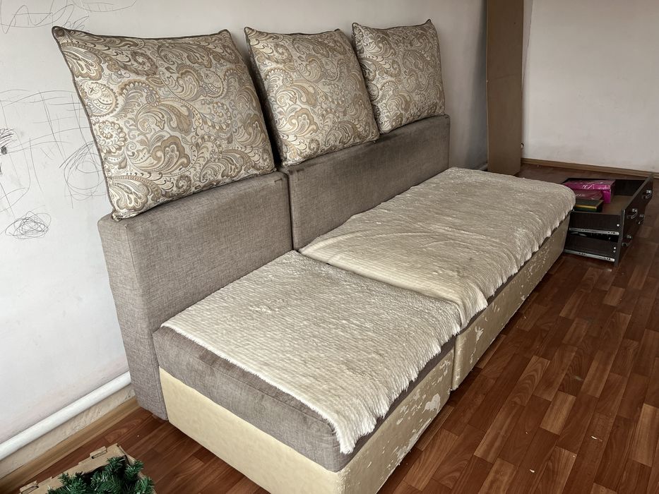 Продаю малый диван и кресло