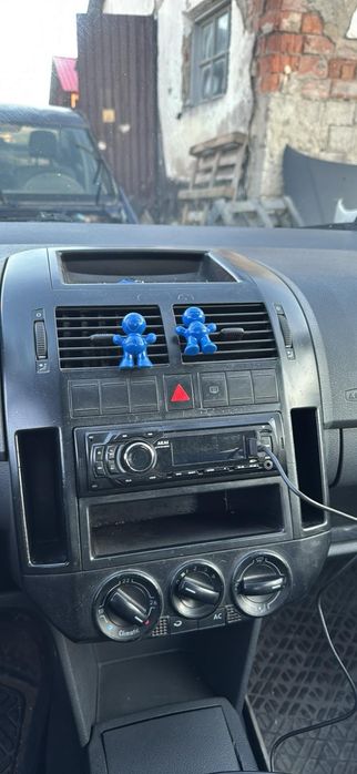 Vând Volksewagen Polo