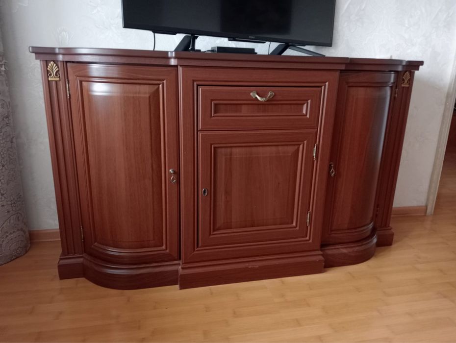 Продам тумбу обьемную, Россия.