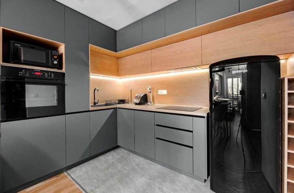 Дава се под наем Двустаен апартамент в Бургас, Център - 63 кв.м за 204 € - Снимка #1