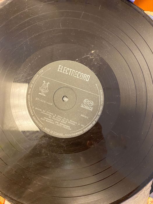 Viniluri vechi și foarte vechi cu muzica populară