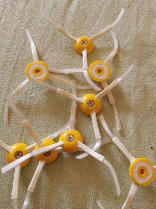 Четка с 3 пера за iRobot Roomba серия 8 и 9