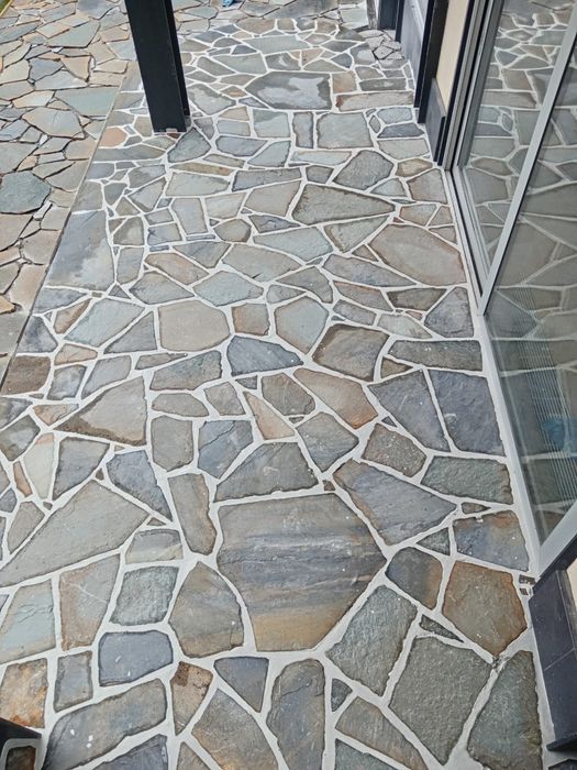 Piatra naturala si montaj