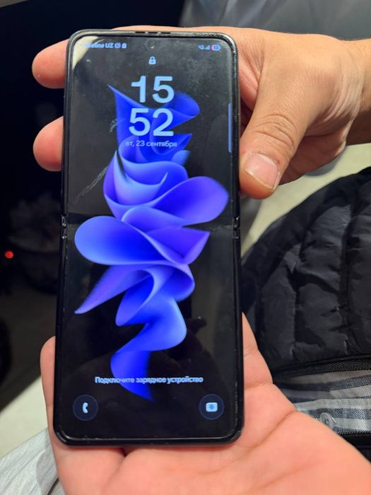 Продам телефон Samsung Z flip 3