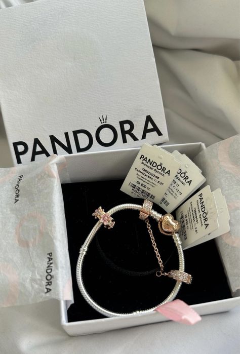 Браслет Pandora с шармиками