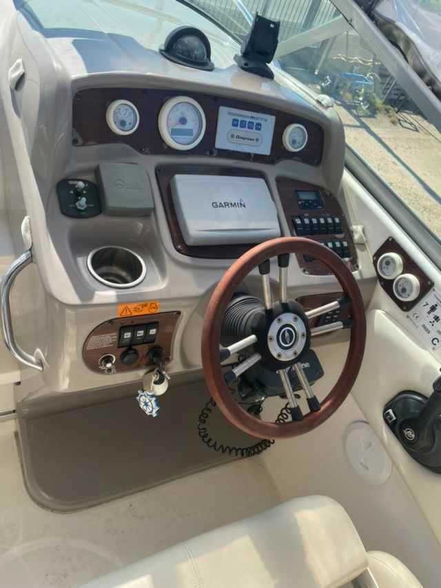 Яхта с два двигатела и чисто ново ремарке - Chaparral Signature 250