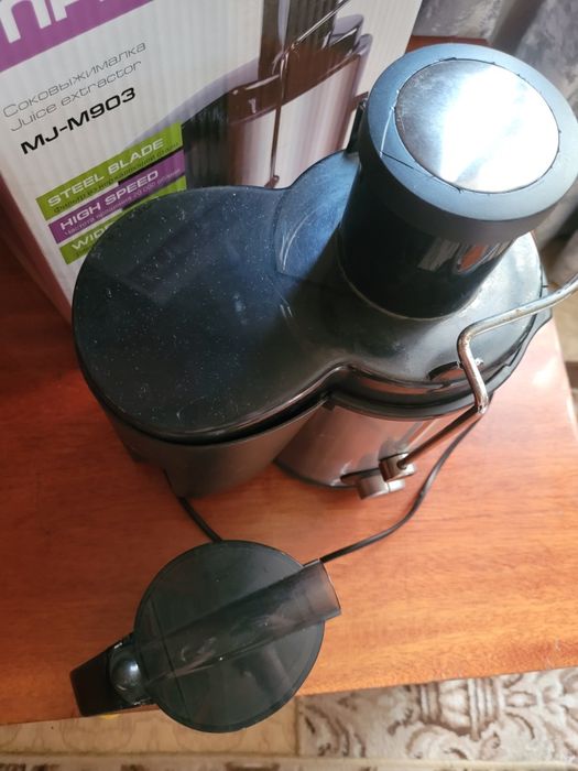 Соковыжималка Maxima