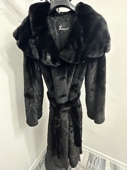 Женская норковая шуба Blackglama