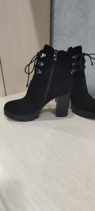 Продам ботиночки