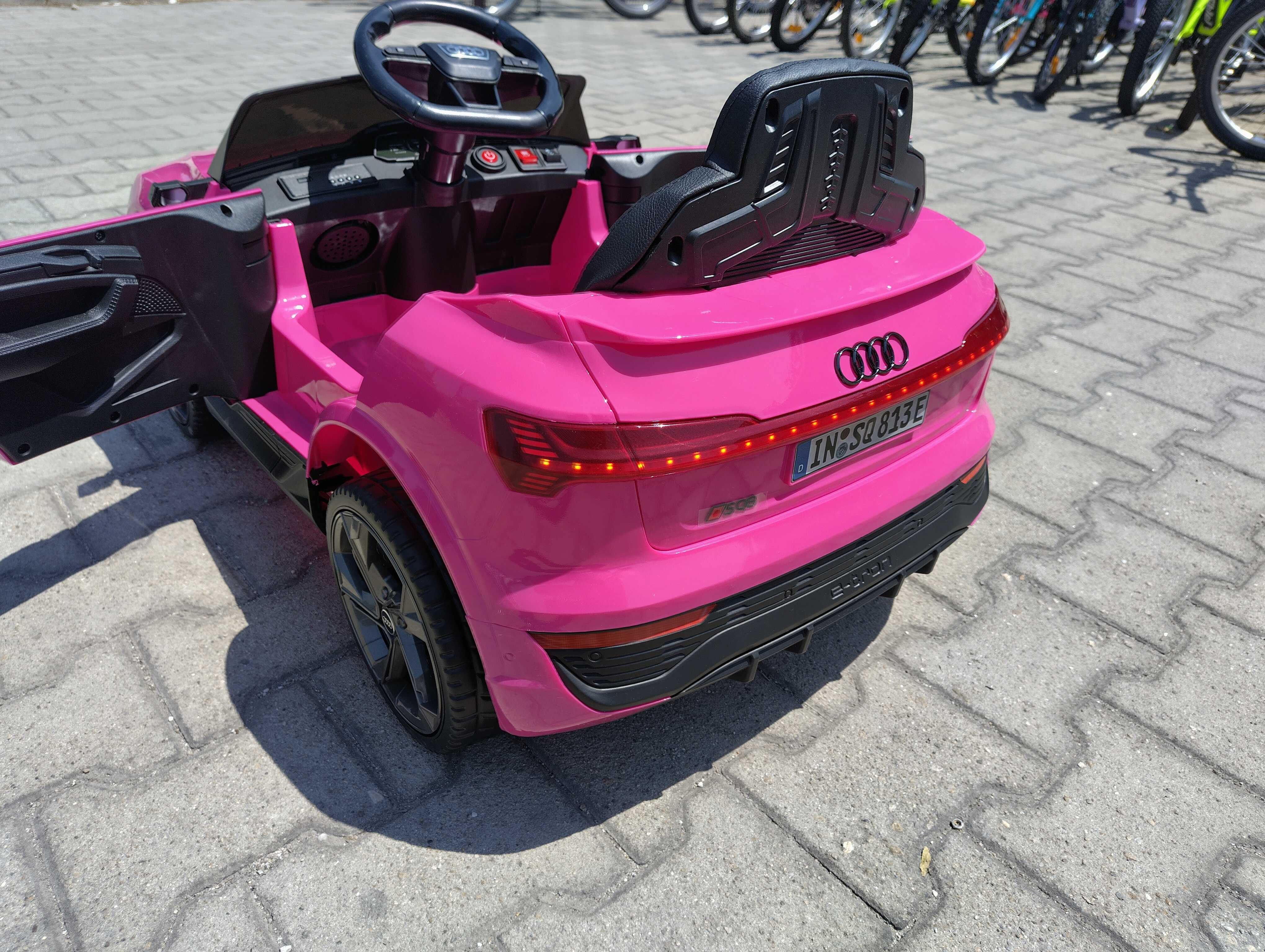 AUDI Акумулаторен джип SQ8 e-tron мет. розов